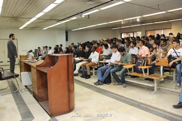 بقا و توسعه دانشگاه ها منوط به حضور اساتید توانمند است