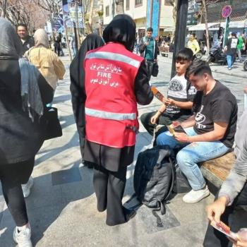 گسترش فرهنگ ایمنی در تهران با همکاری آتش نشانان داوطلب و کادر آتش نشانی